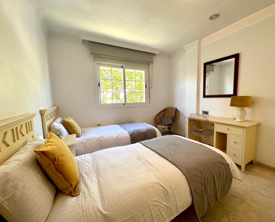 Moderno Apartamento Con Preciosas Vistas Al Mar En Urbanizacion Con Piscina - Rio Real 11 2G Marbella Luaran gambar
